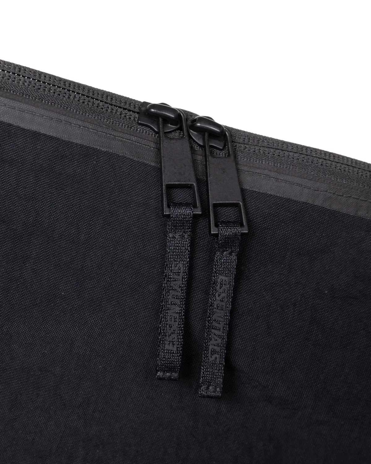 Eastpak Essentials Shell Bag L tas off-black large waterafstotend