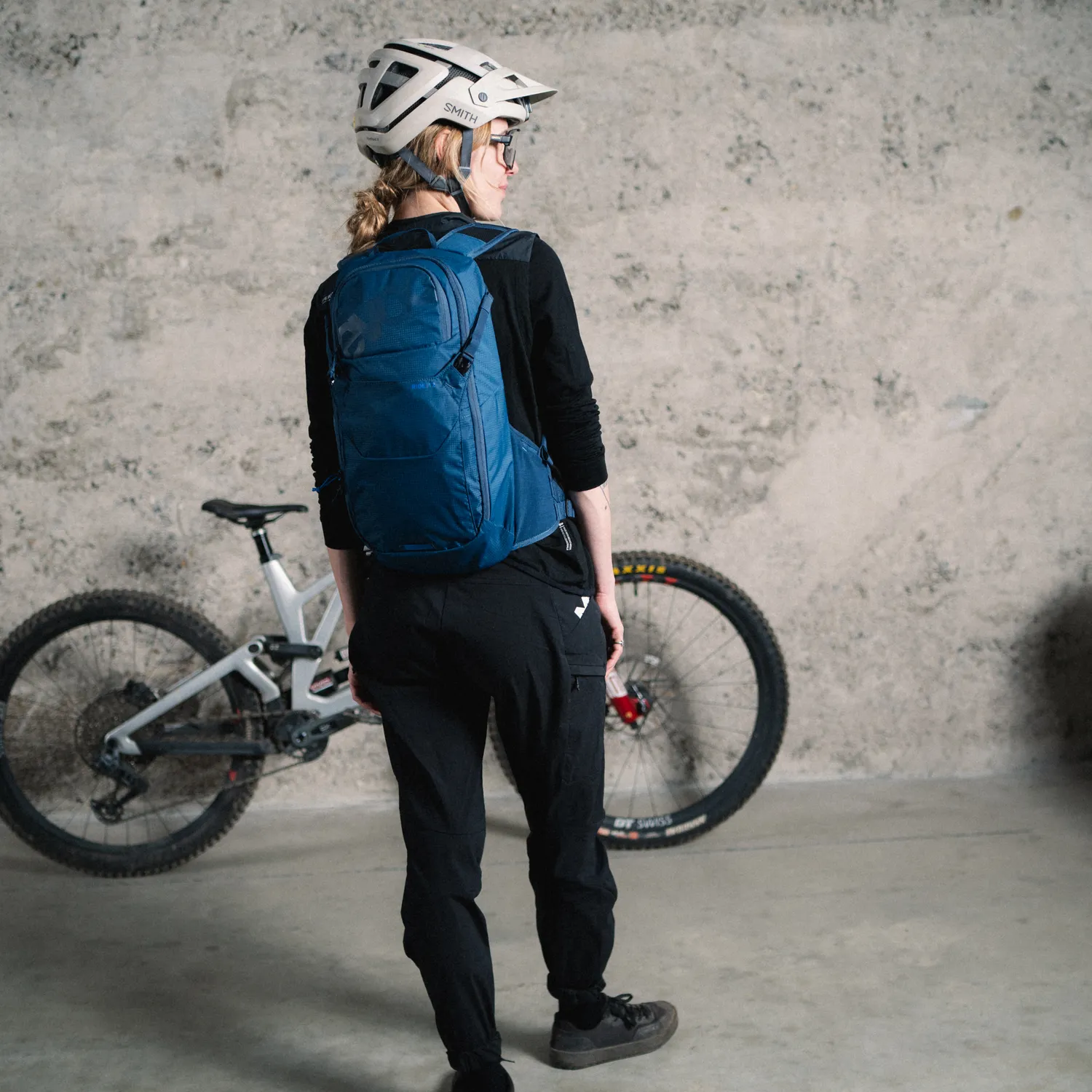 Evoc Ride 12 rugzak stone 12 liter