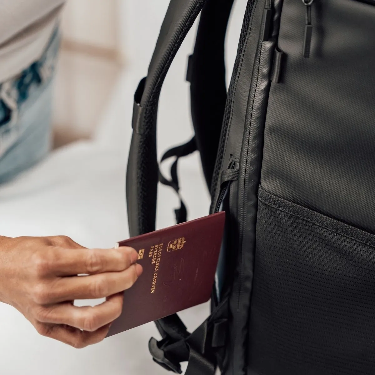 Zeeksack The Rolltop 25L rugzak zwart oprolbaar