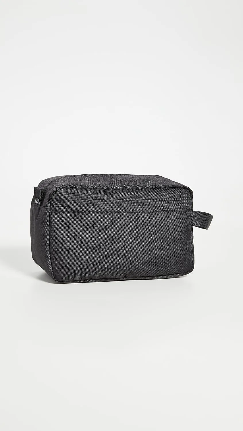 Herschel Supply Chapter Toiletry Kit 5L toilettas Raven