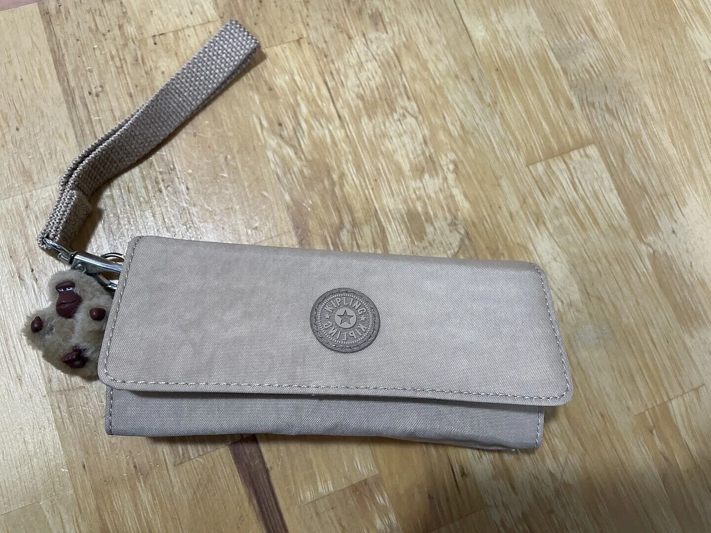 Kipling Rubi portemonnee Groot Echo Embossed reliëf