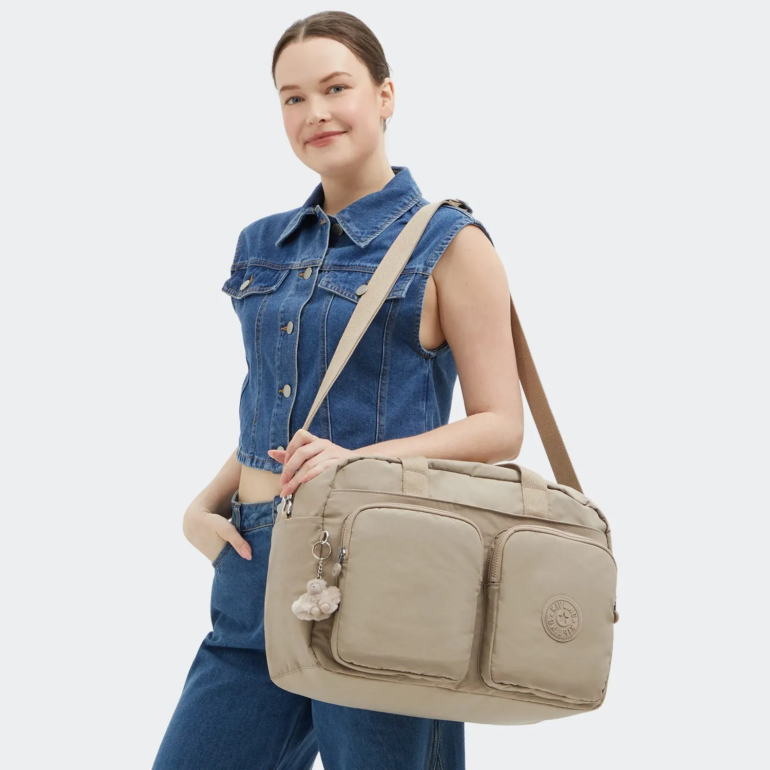 Kipling Defea XL weekendtas Medium Soft Taupe met laptopvak