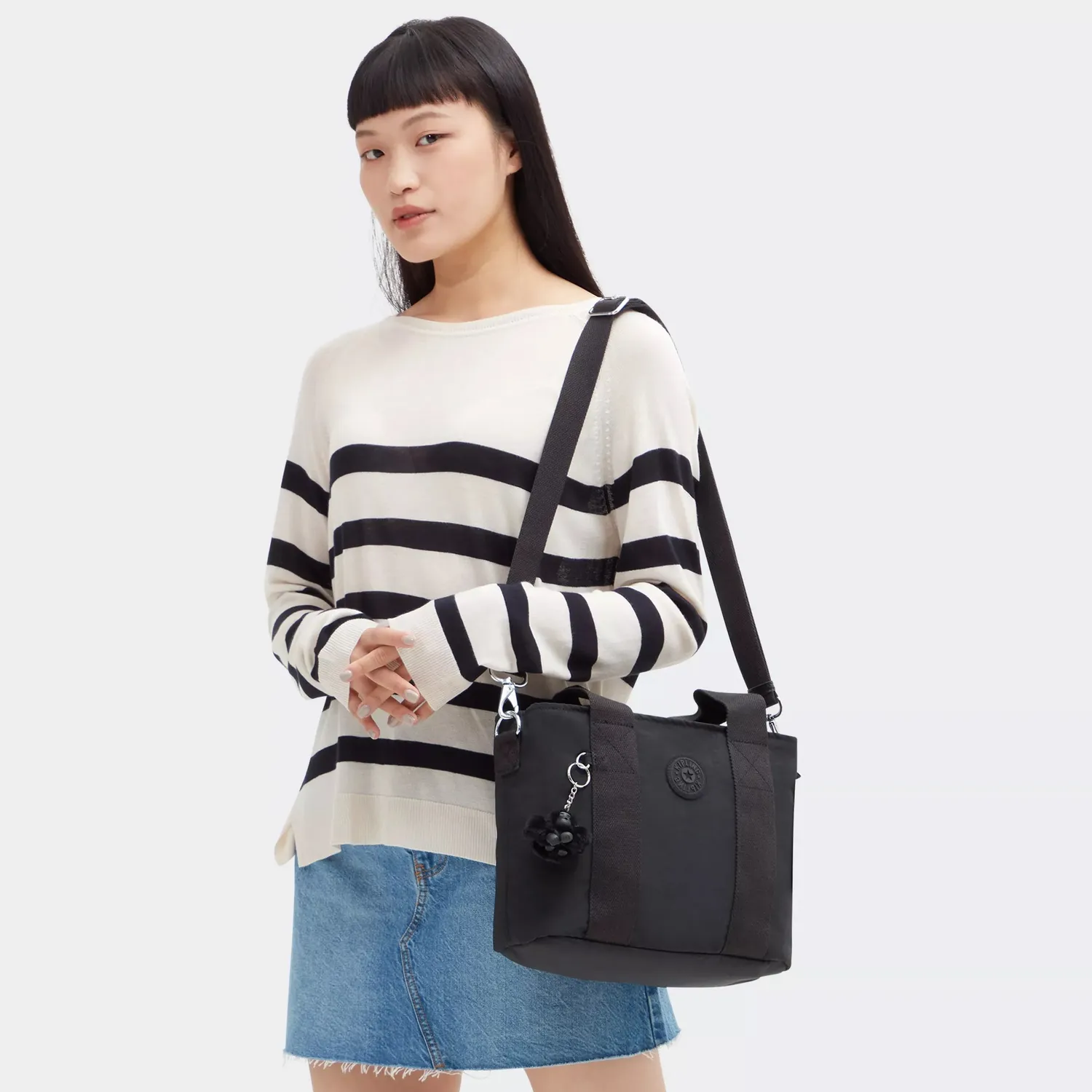 Kipling Minta M schoudertas Black Noir verstelbaar