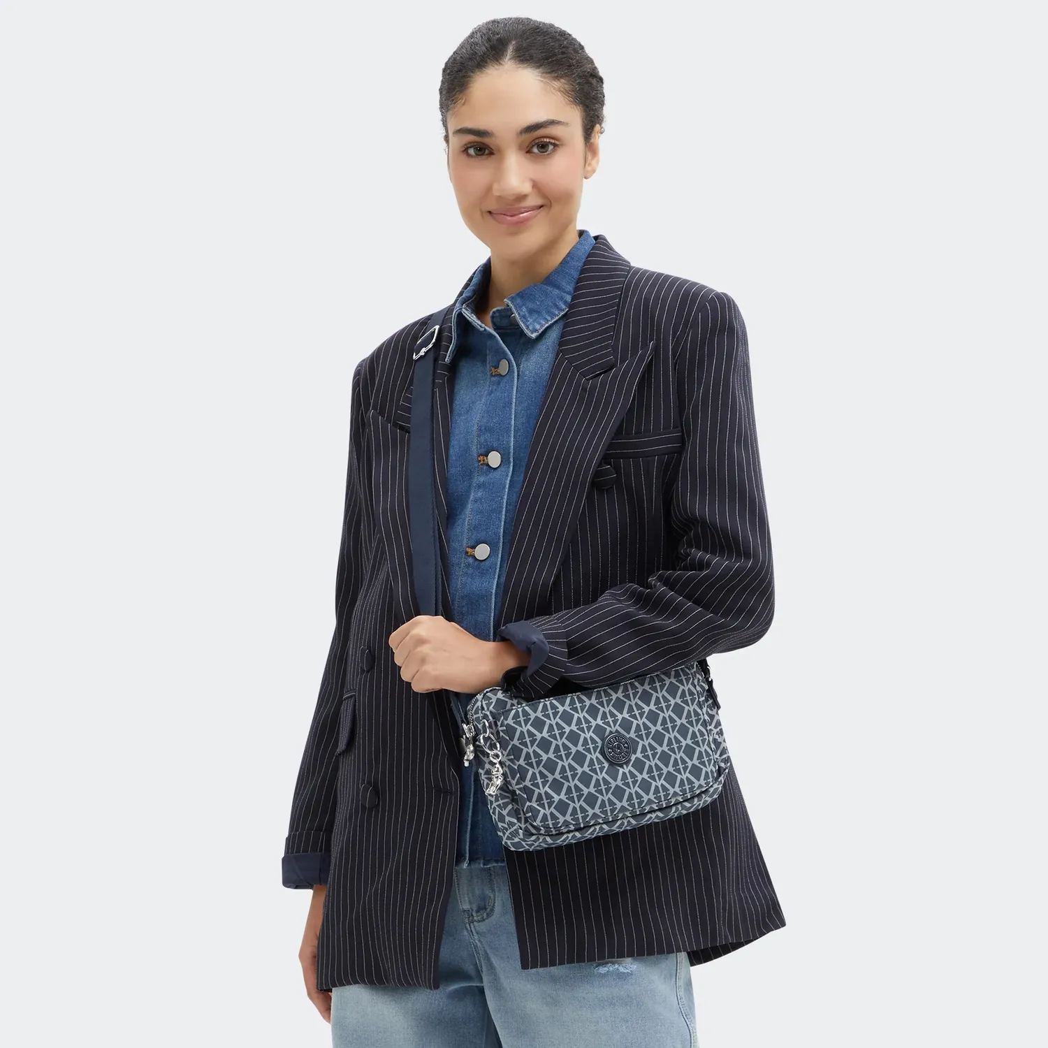 Kipling Abanu M schoudertas Medium Navy Sign Jacquard