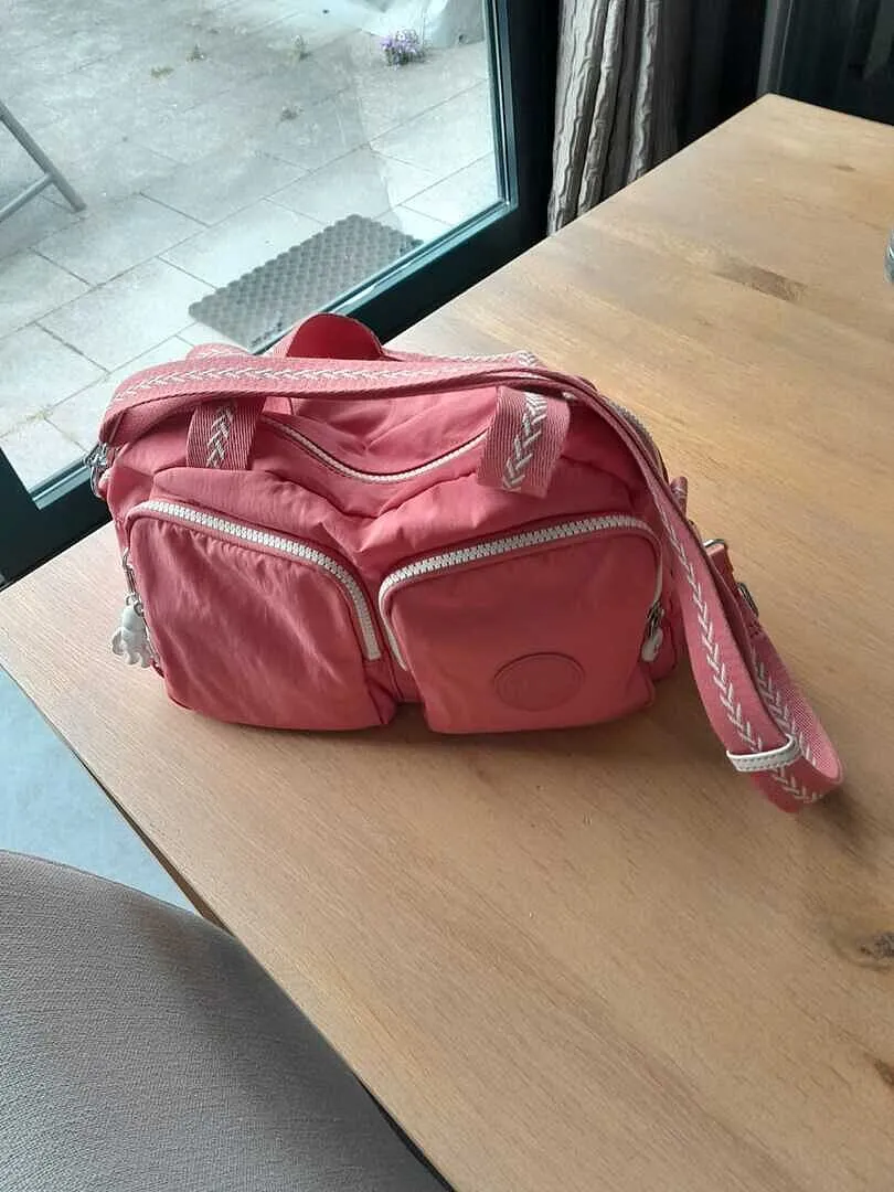 Kipling Cool Defea handtas Medium Black Noir veel vakken