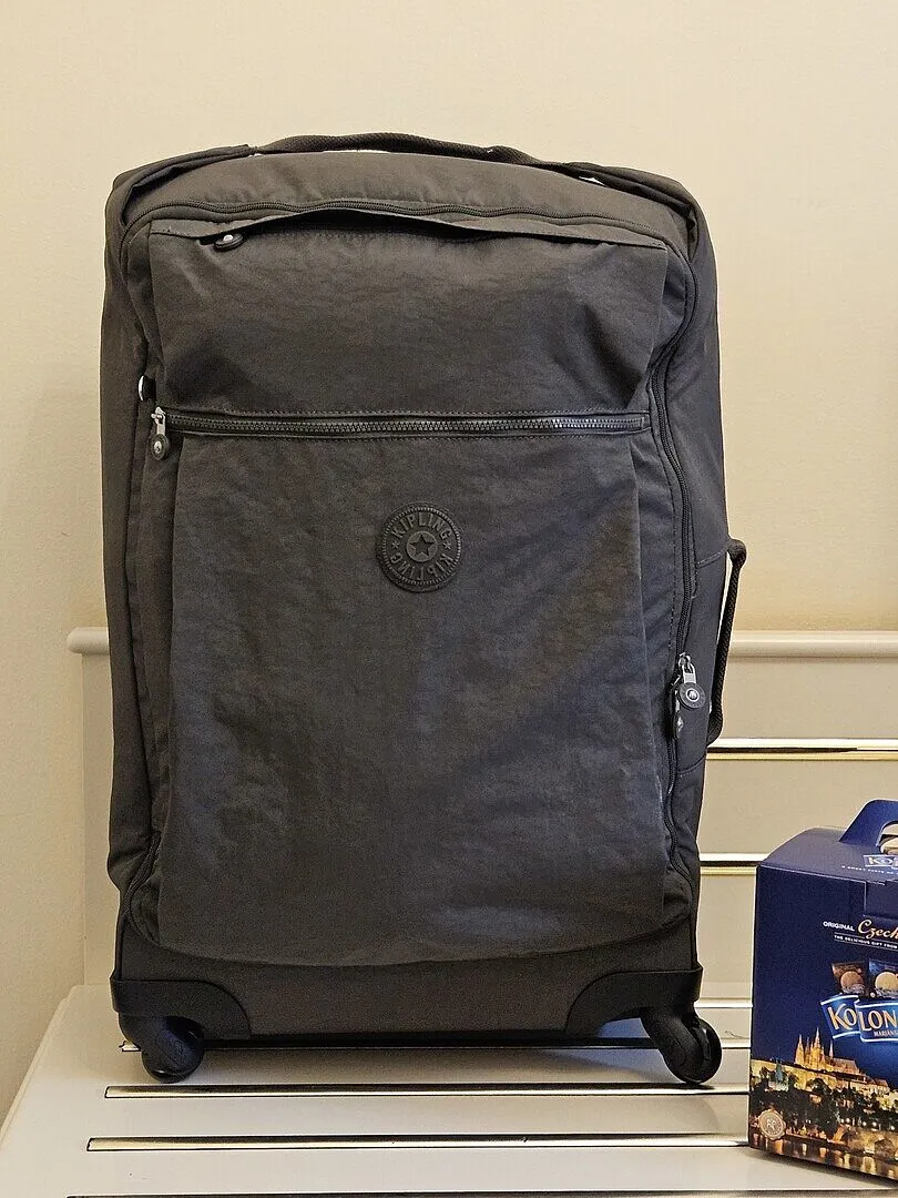 Kipling Darcey M koffer medium Black Tonal 4 wielen