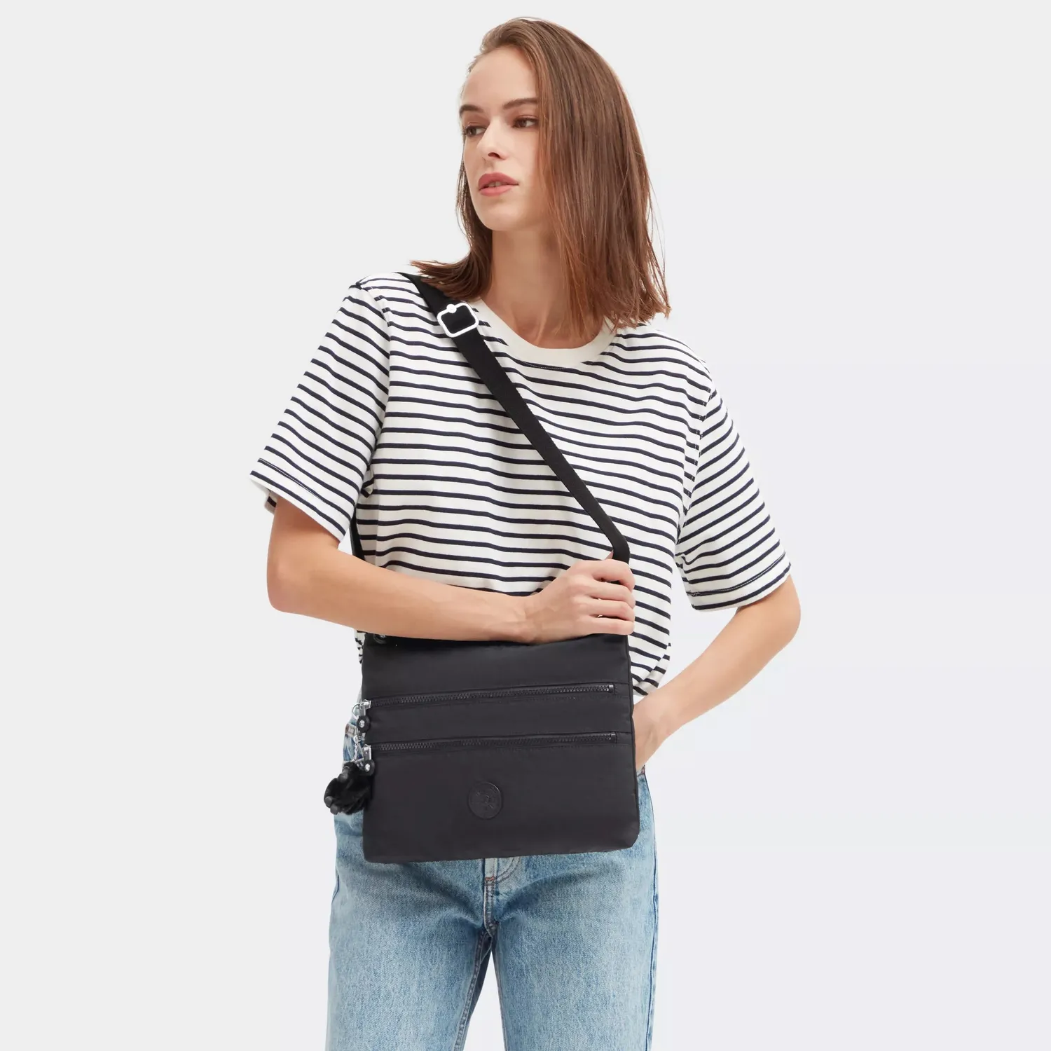 Kipling Alvar Medium schoudertas Black Noir waterafstotend