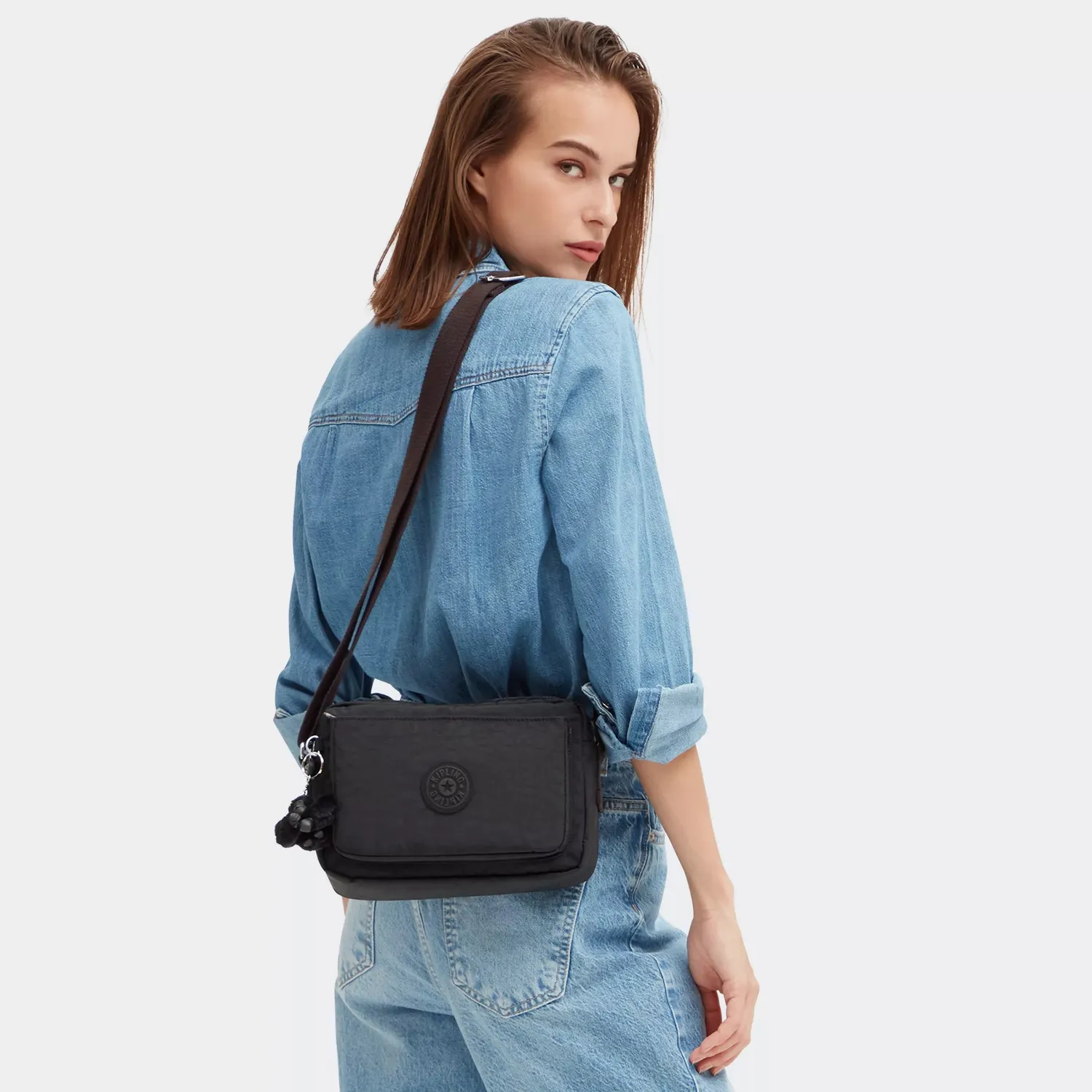 Kipling Abanu M crossbody tas Medium Black Noir afneembare band