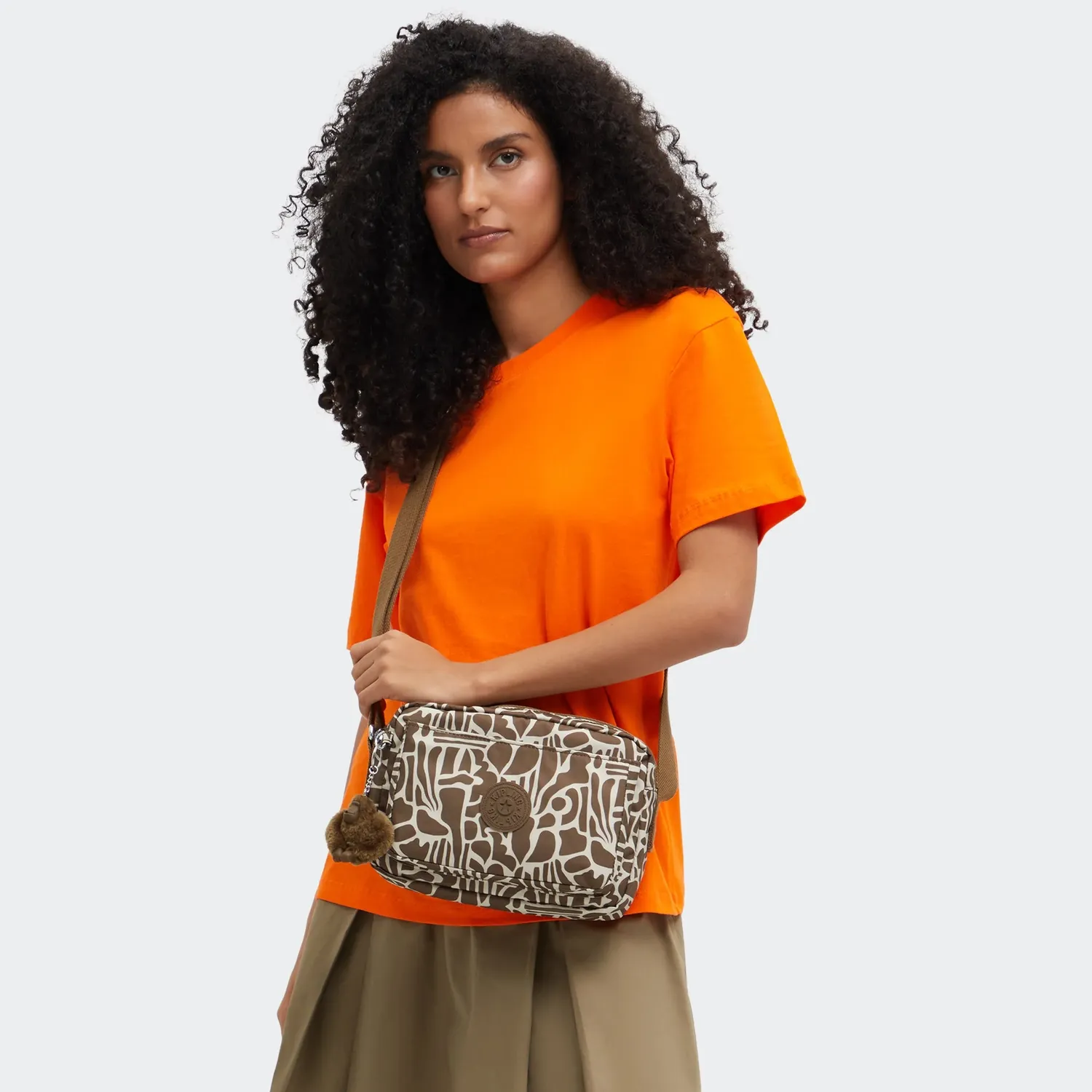 Kipling Abanu M schoudertas Medium Cocktail Khaki voorraad