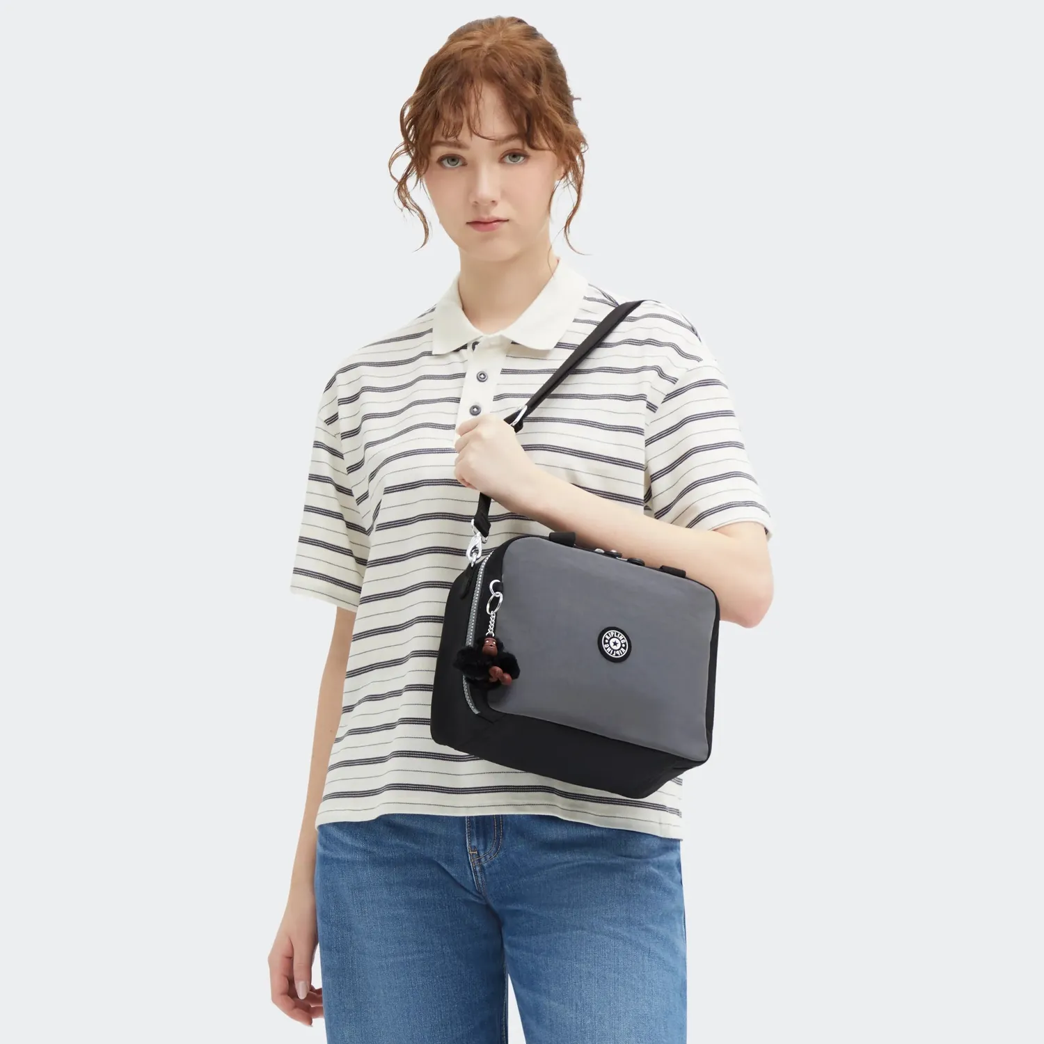 Kipling Miyo lunchtas Groot Space Black Block geïsoleerd