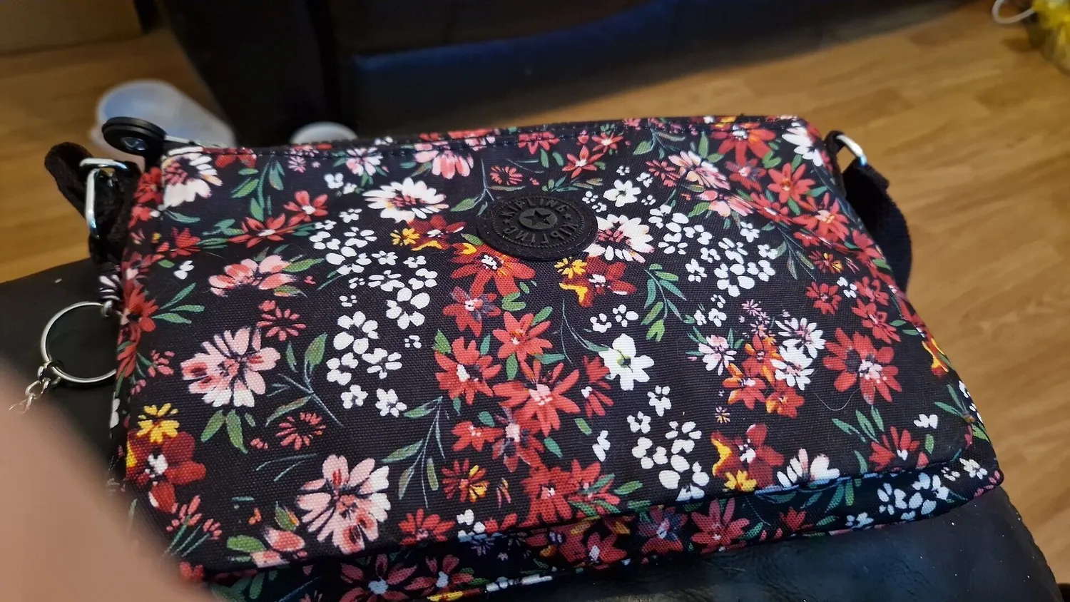 Kipling Mikaela schoudertas Cherry Tonal klein