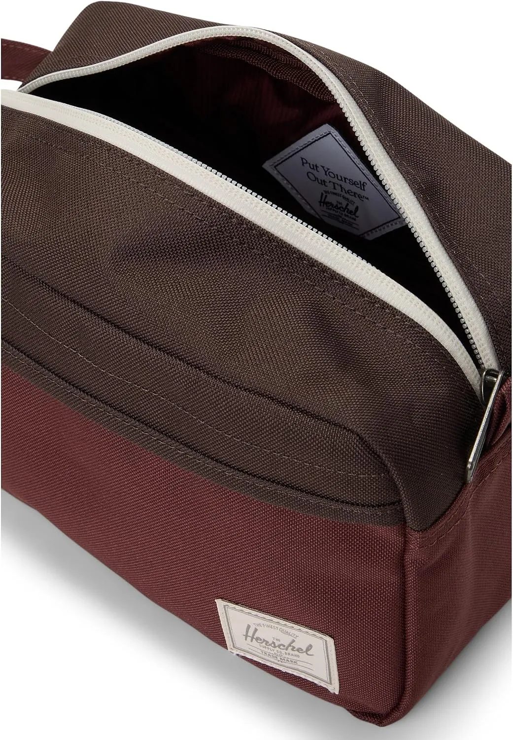 Herschel Chapter toilettas bitter chocolate klein