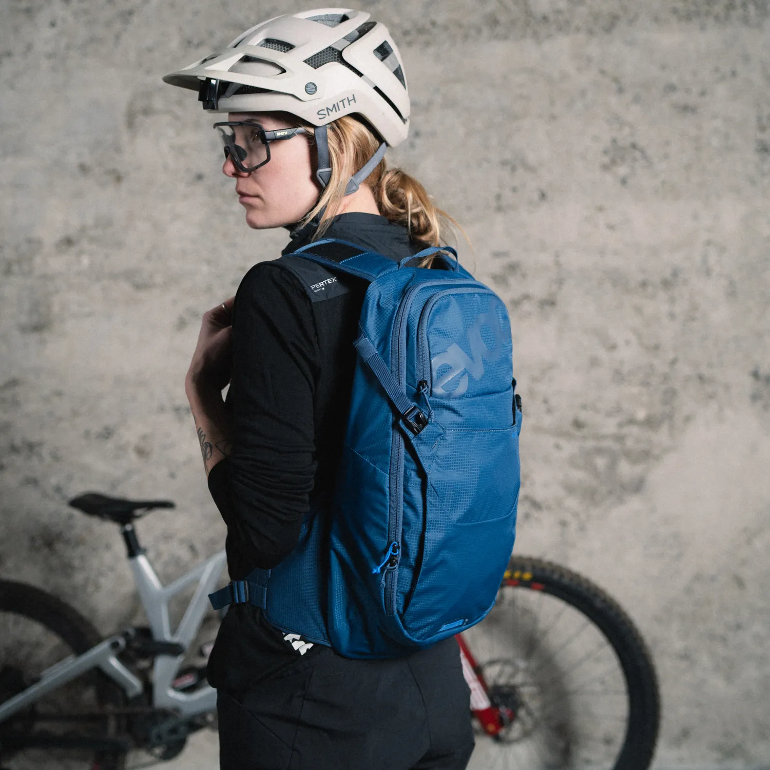 Evoc Ride 12 rugzak stone 12 liter