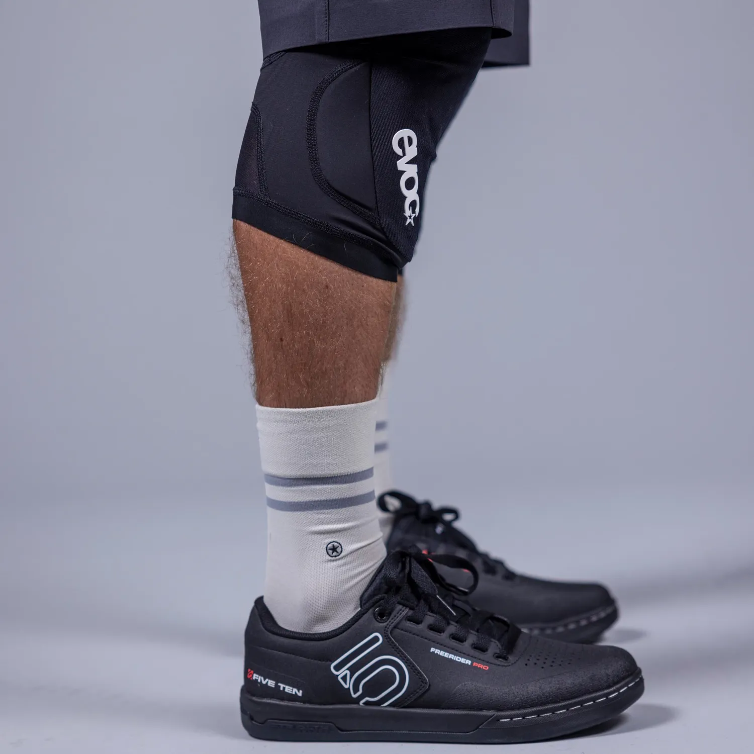 Evoc Knee Protector LS Flex Lite kniebeschermer zwart