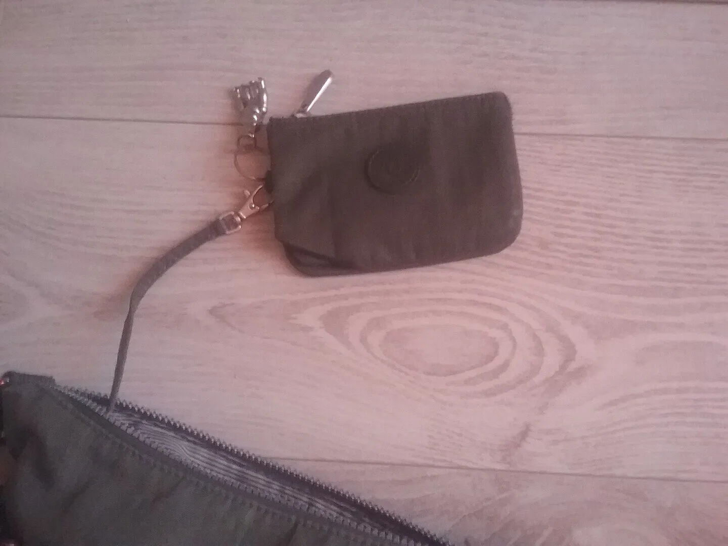 Kipling Arto schoudertas Medium Crazy Leaves licht