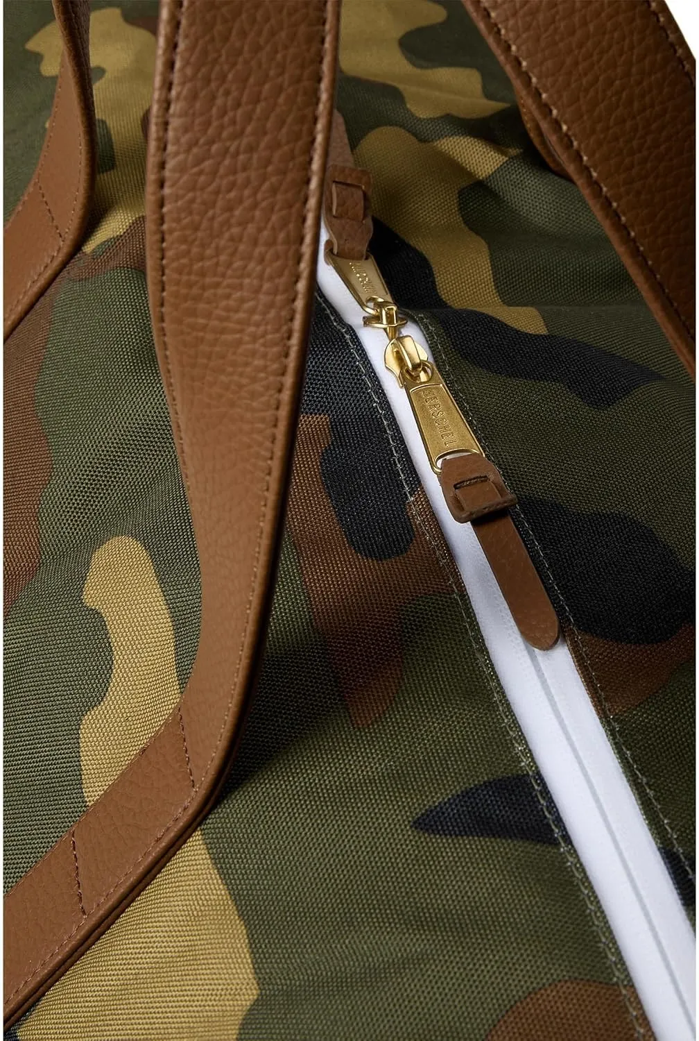 Herschel Novel reistas woodland camo canvas
