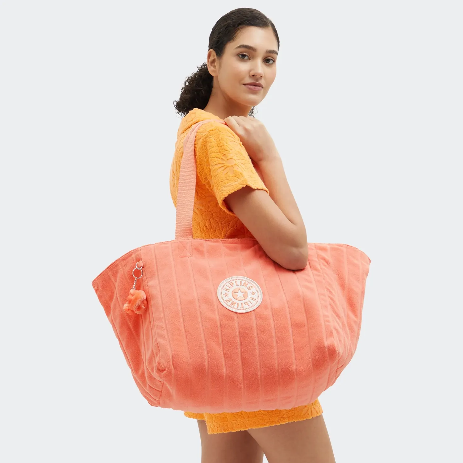 Kipling Naomi strandtas Orangy Towel groot licht