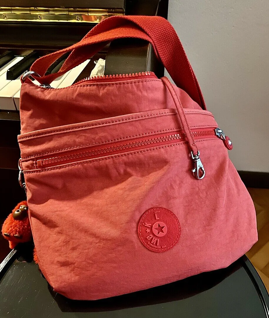 Kipling Arto schoudertas Medium Crazy Leaves licht