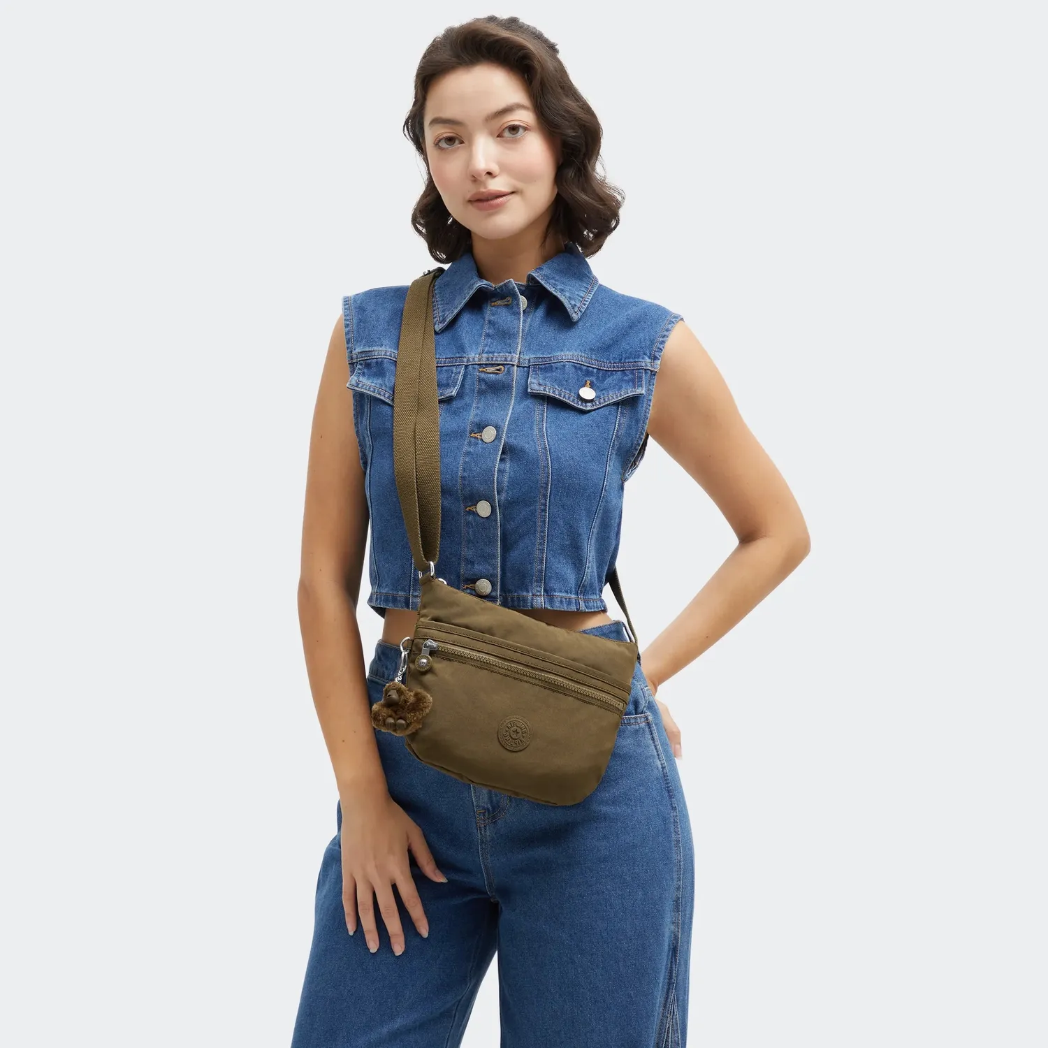 Kipling Arto S schoudertas Smooth Khaki klein licht