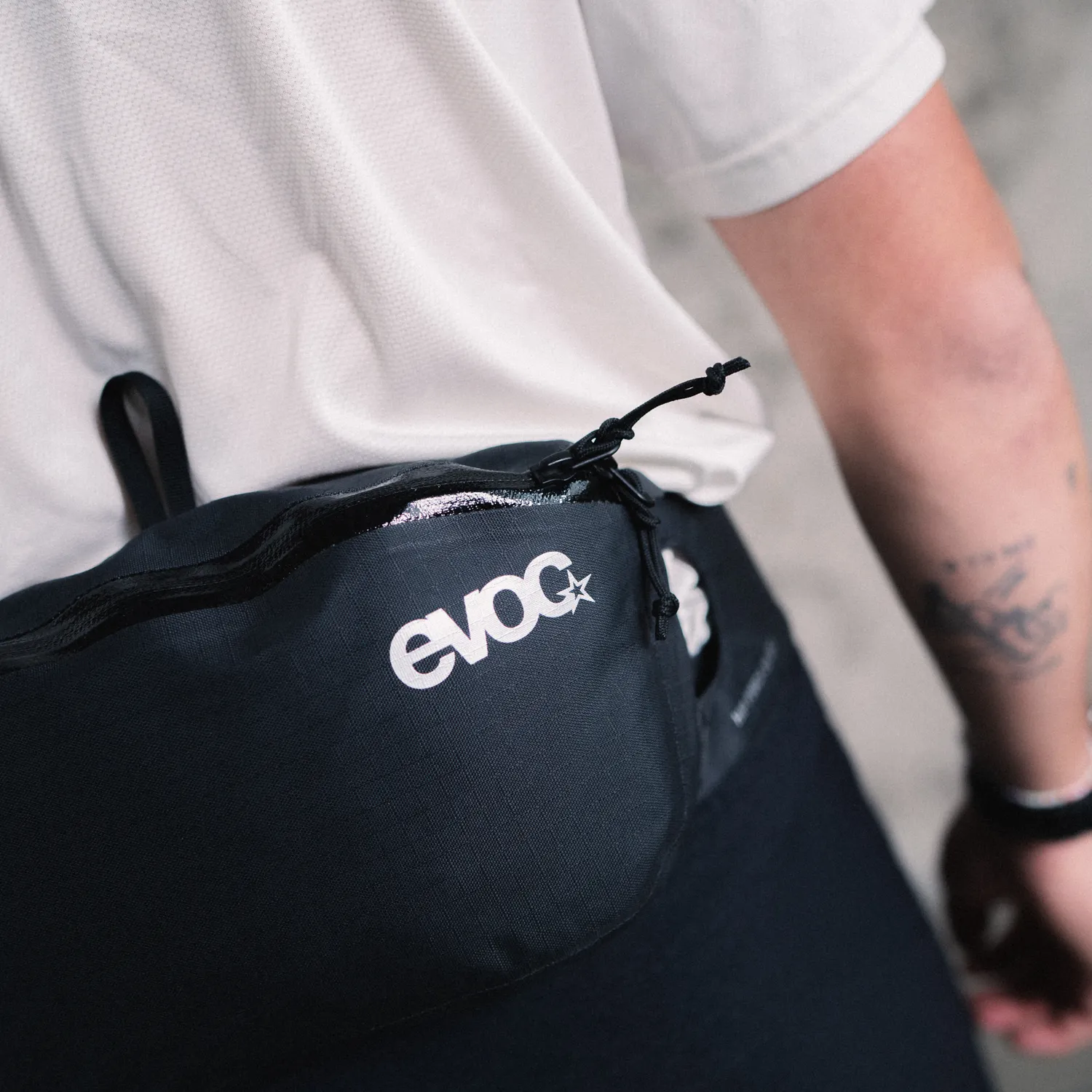 Evoc Hip Pouch 3D WP 2 heuptas zwart waterdicht