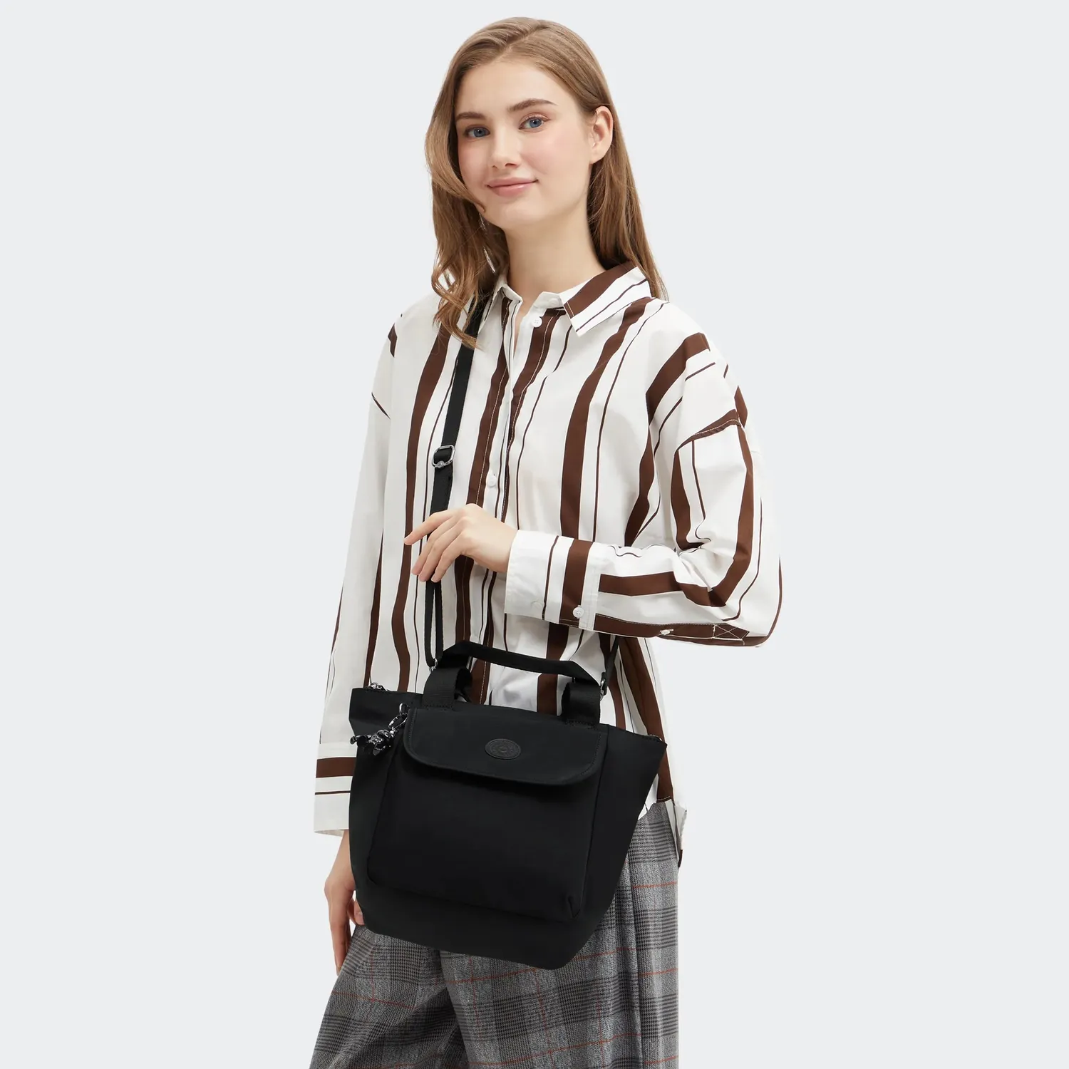 Kipling Awakea lunchtas Infinite Black Medium