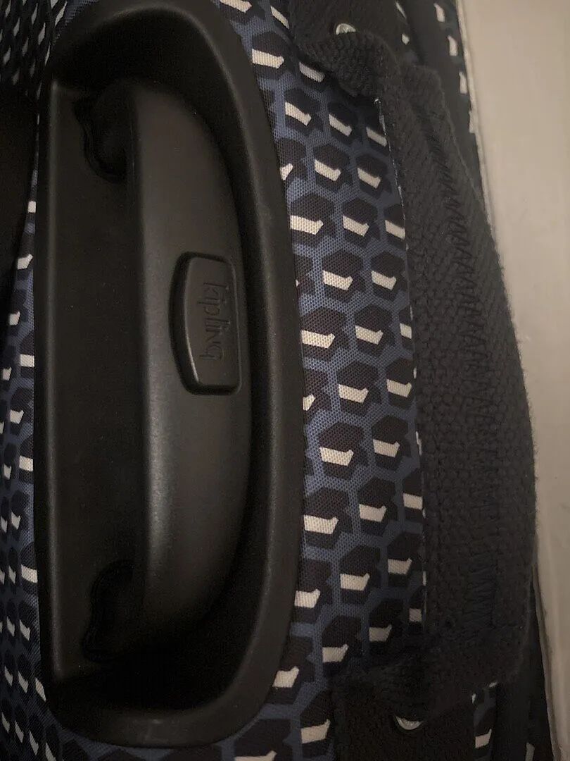 Kipling Spontaneous S koffer Klein Diamond Wave Emboss cabine
