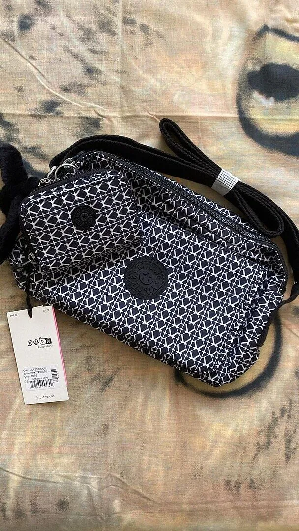 Kipling Abanu M crossbody Grape Wine Metallic glans