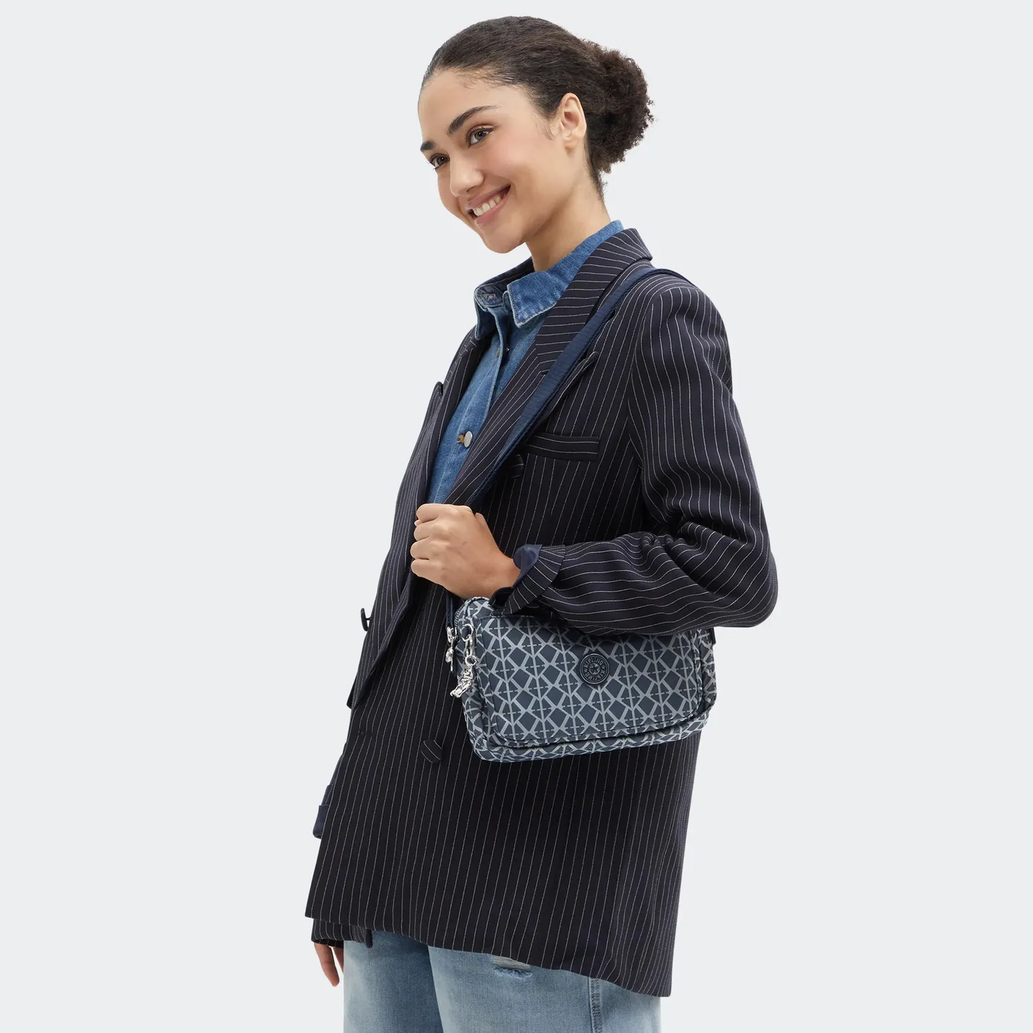 Kipling Abanu M schoudertas Medium Navy Sign Jacquard