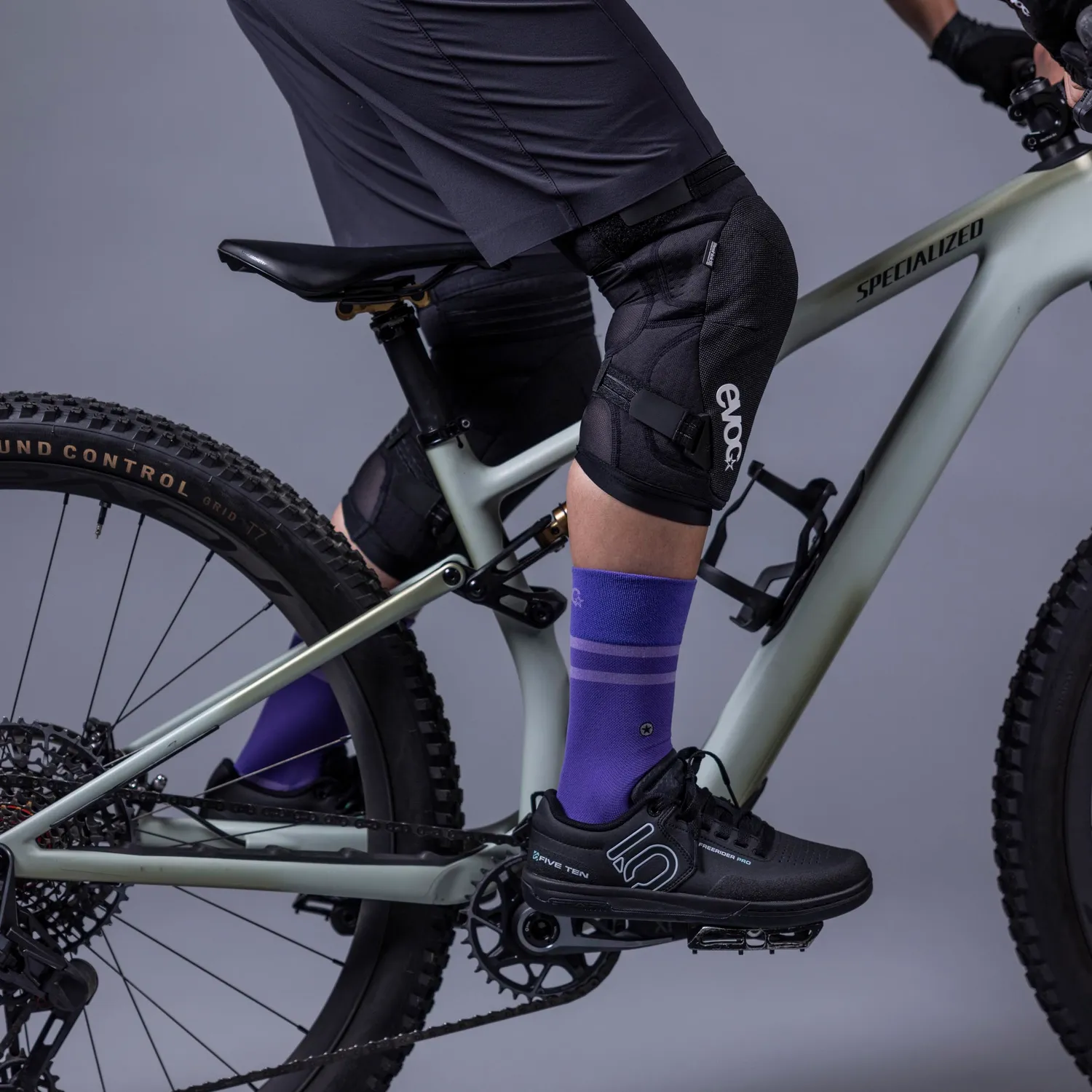 Evoc Knee Protector LS Flex Enduro kniebeschermer zwart